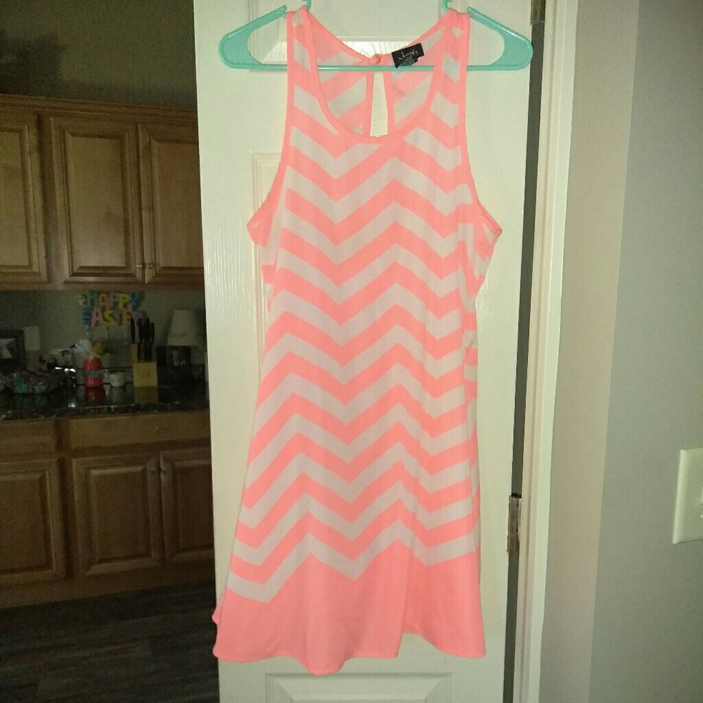 Justify dress